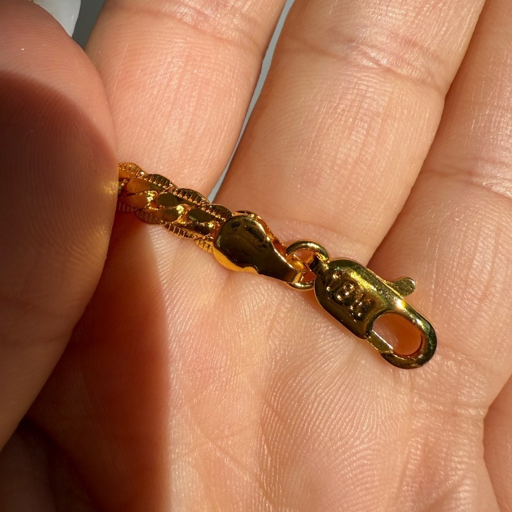 18K Gold plated adjustable Bracelet for Women - Picture 3 of 5